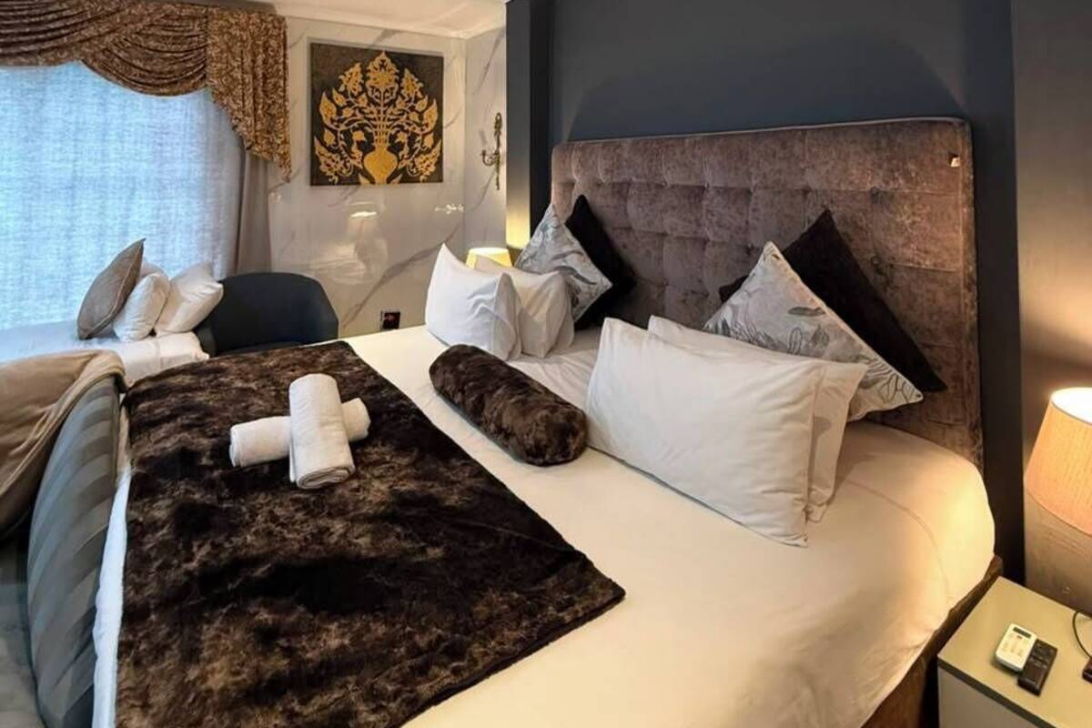 Family Room | 10 bedrooms, premium bedding, memory foam beds, laptop workspace