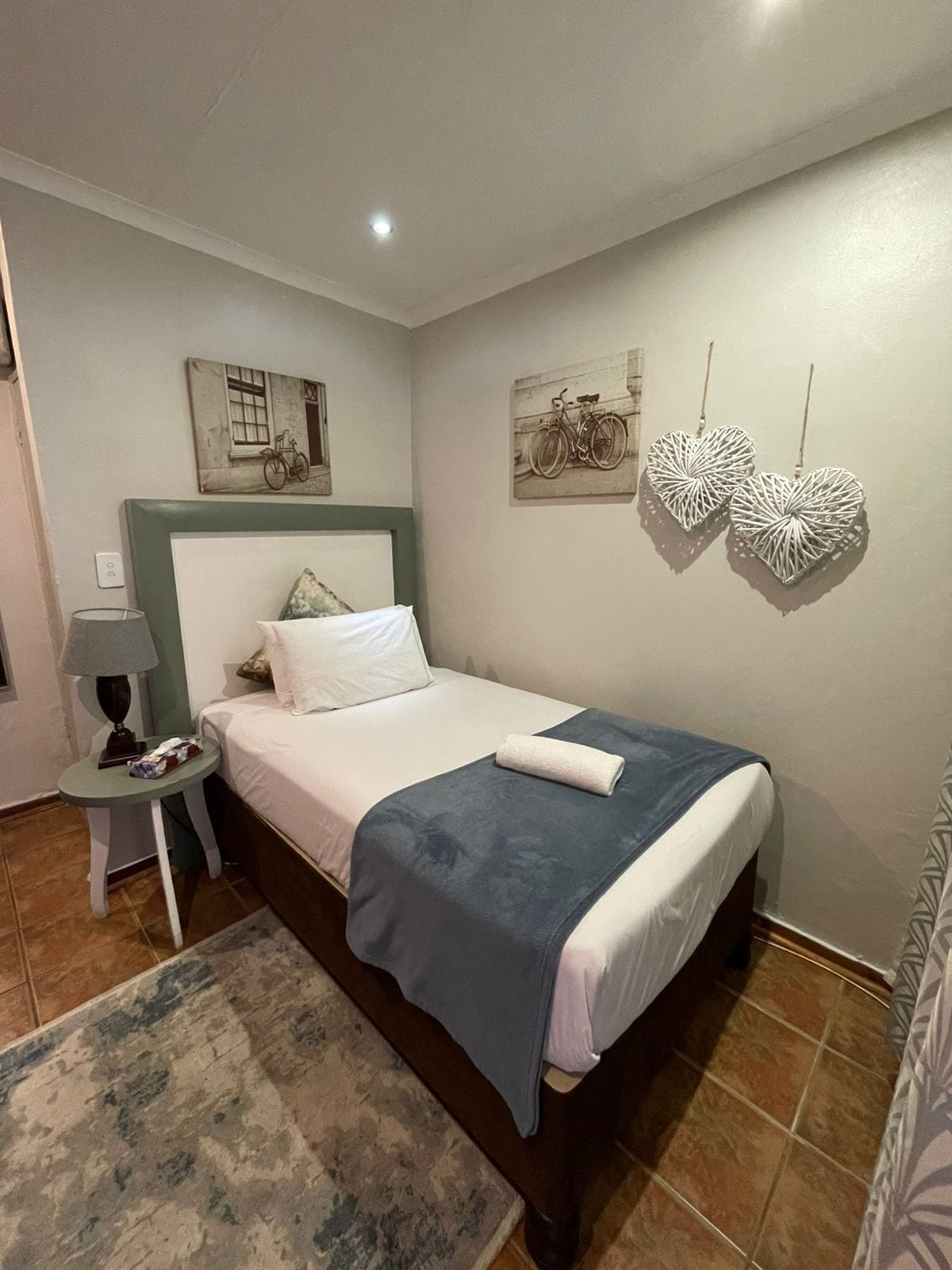 Eenvoudige eenpersoonskamer, 1 eenpersoonsbed | 10 slaapkamers, luxe beddengoed, bedden met traagschuimmatrassen