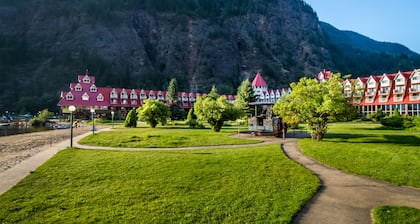 Three Valley Lake Chateau