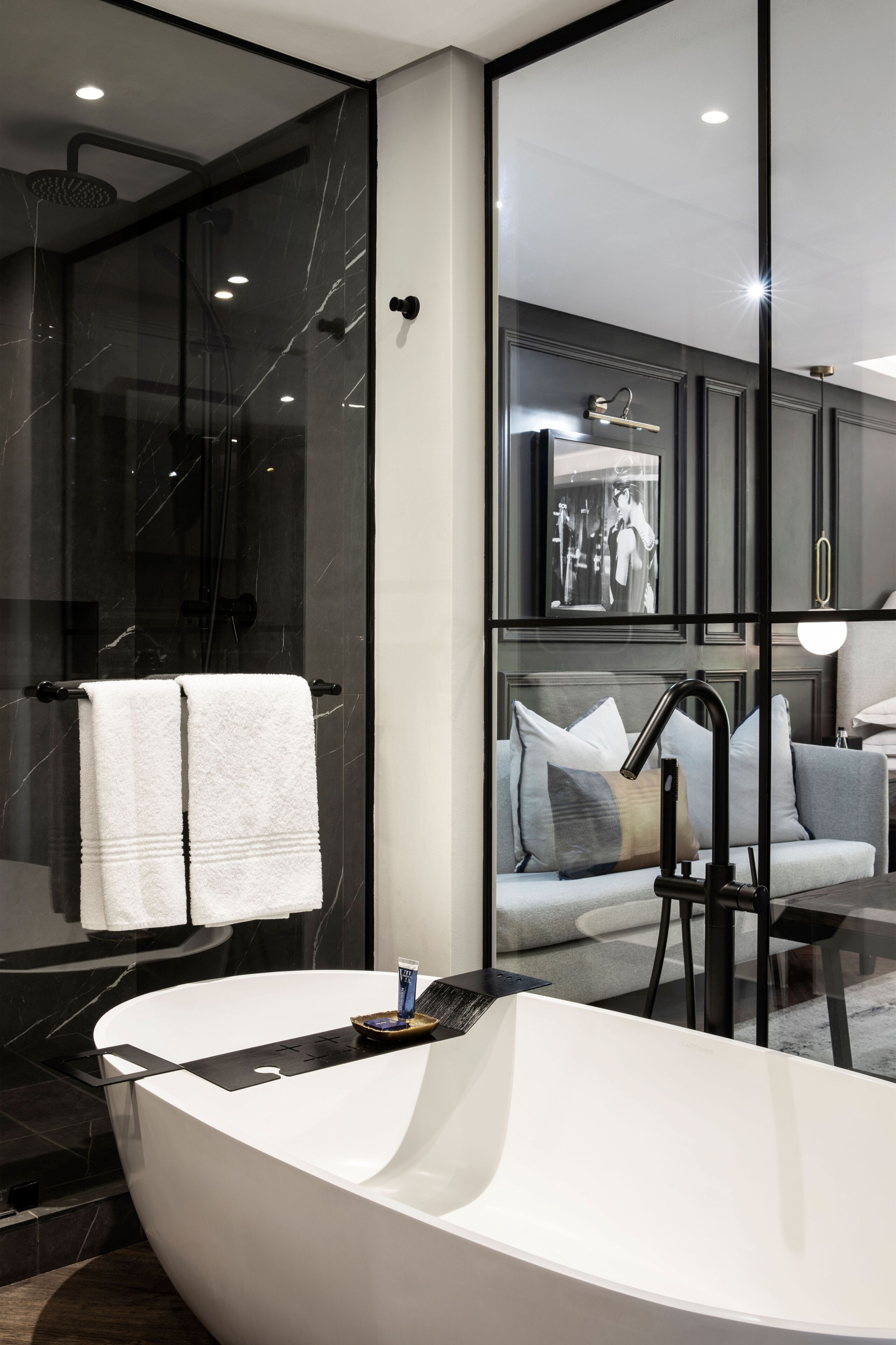 luxury villa | deep-soaking bathtub