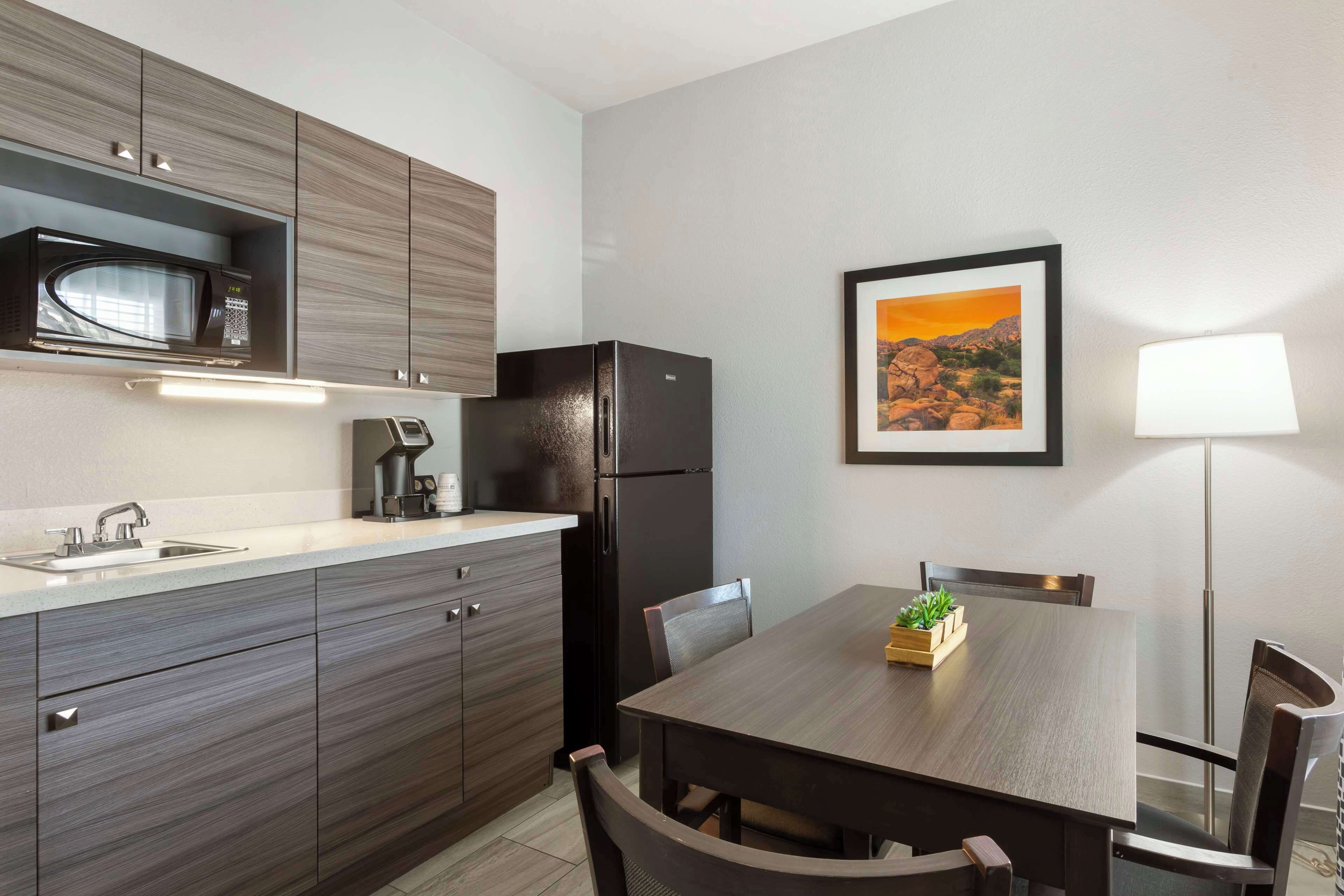 standard room, 1 king bed with sofa bed, non smoking, kitchenette (with sofabed) | premium bedding, pillow-top beds, desk, laptop workspace