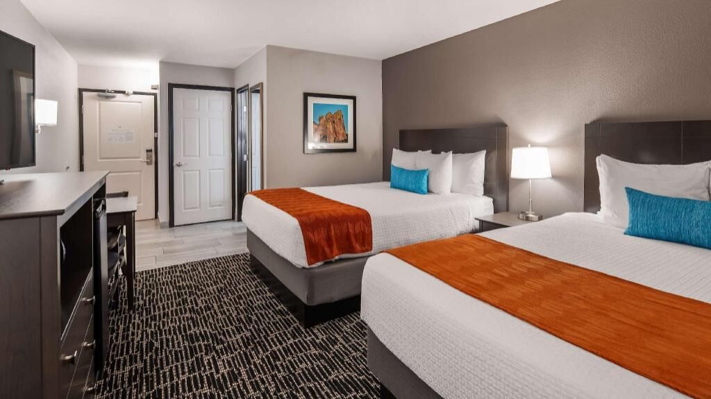 Hochwertige Bettwaren, Pillowtop-Betten, Schreibtisch