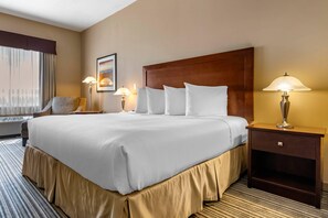 Pillowtop-Betten, Schreibtisch, Verdunkelungsvorhänge