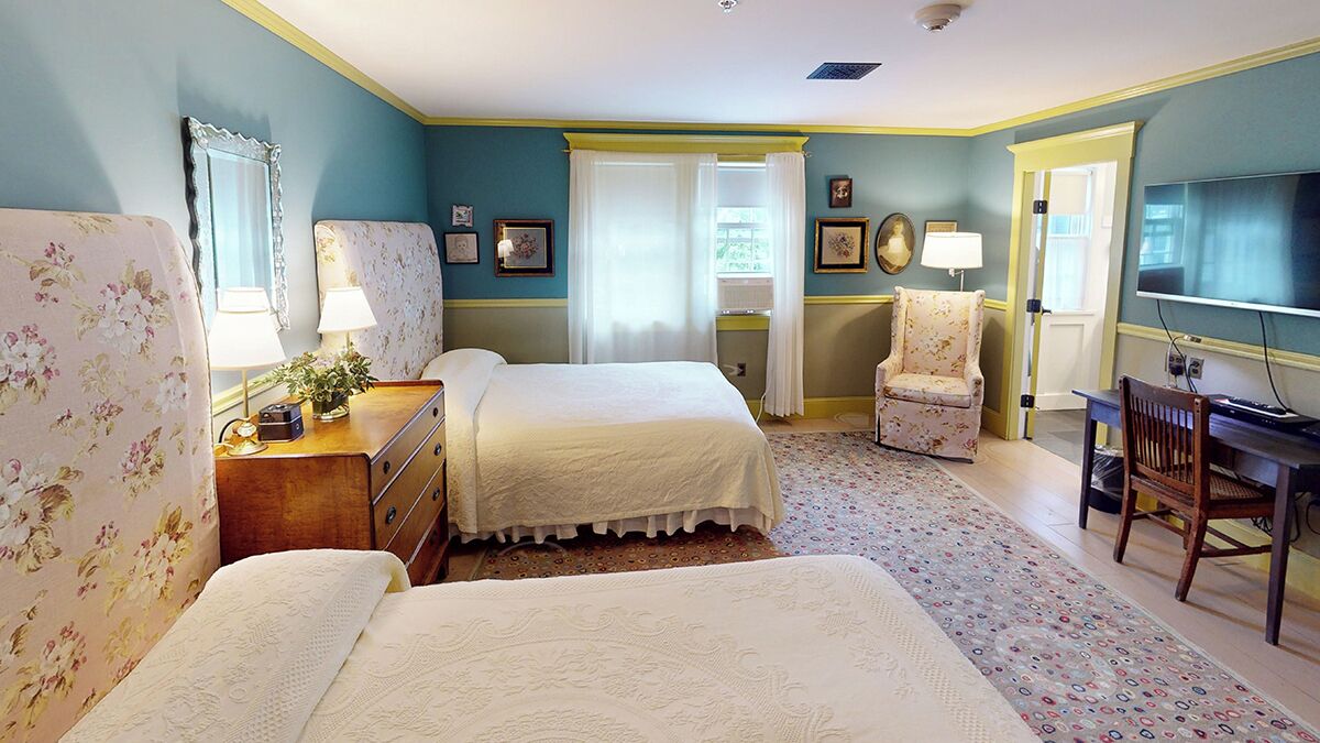 Habitación, 2 camas Queen size (Maple Glen) | Sábanas italianas Frette, ropa de cama hipoalergénica y escritorio 