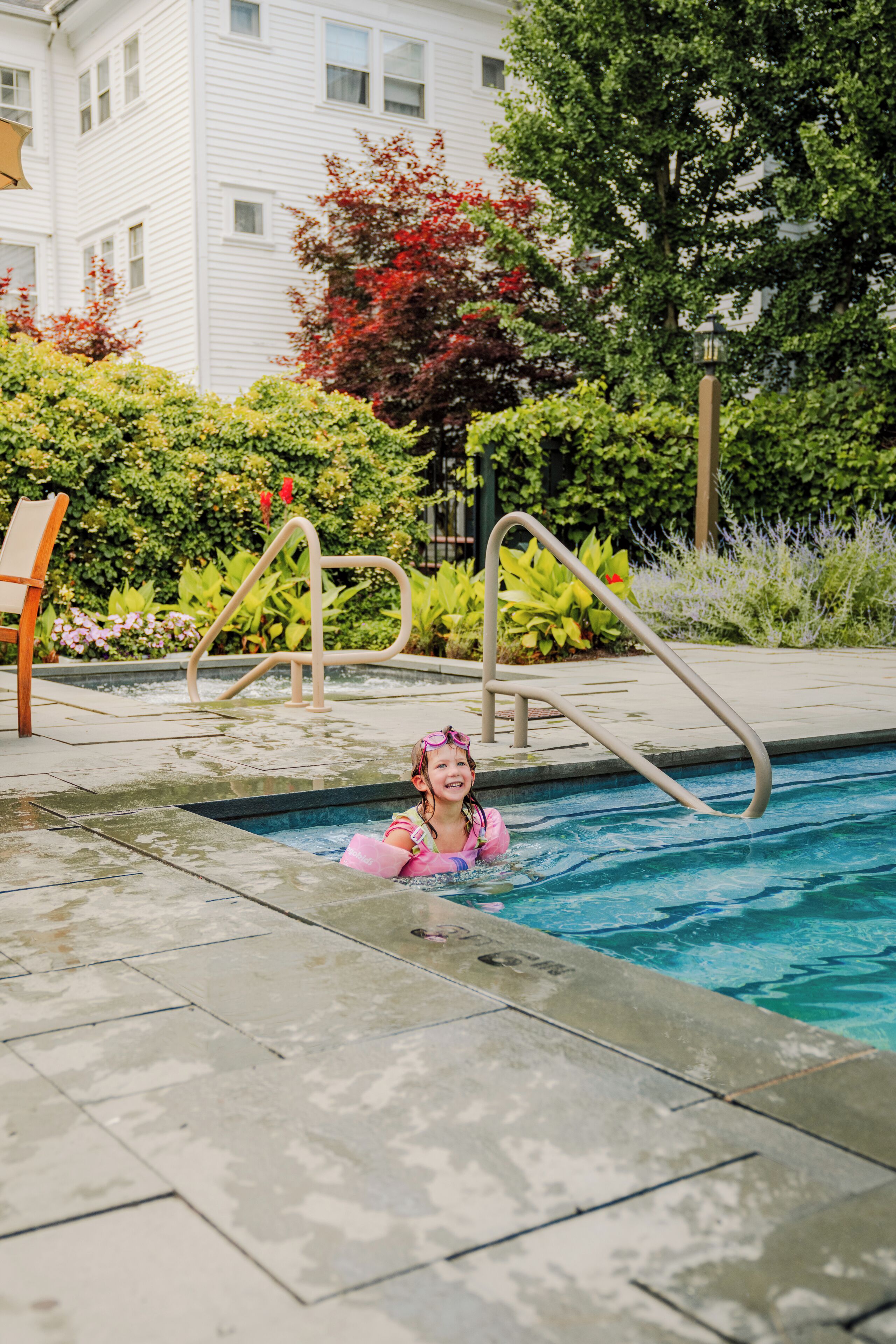 Outdoor pool, pool loungers