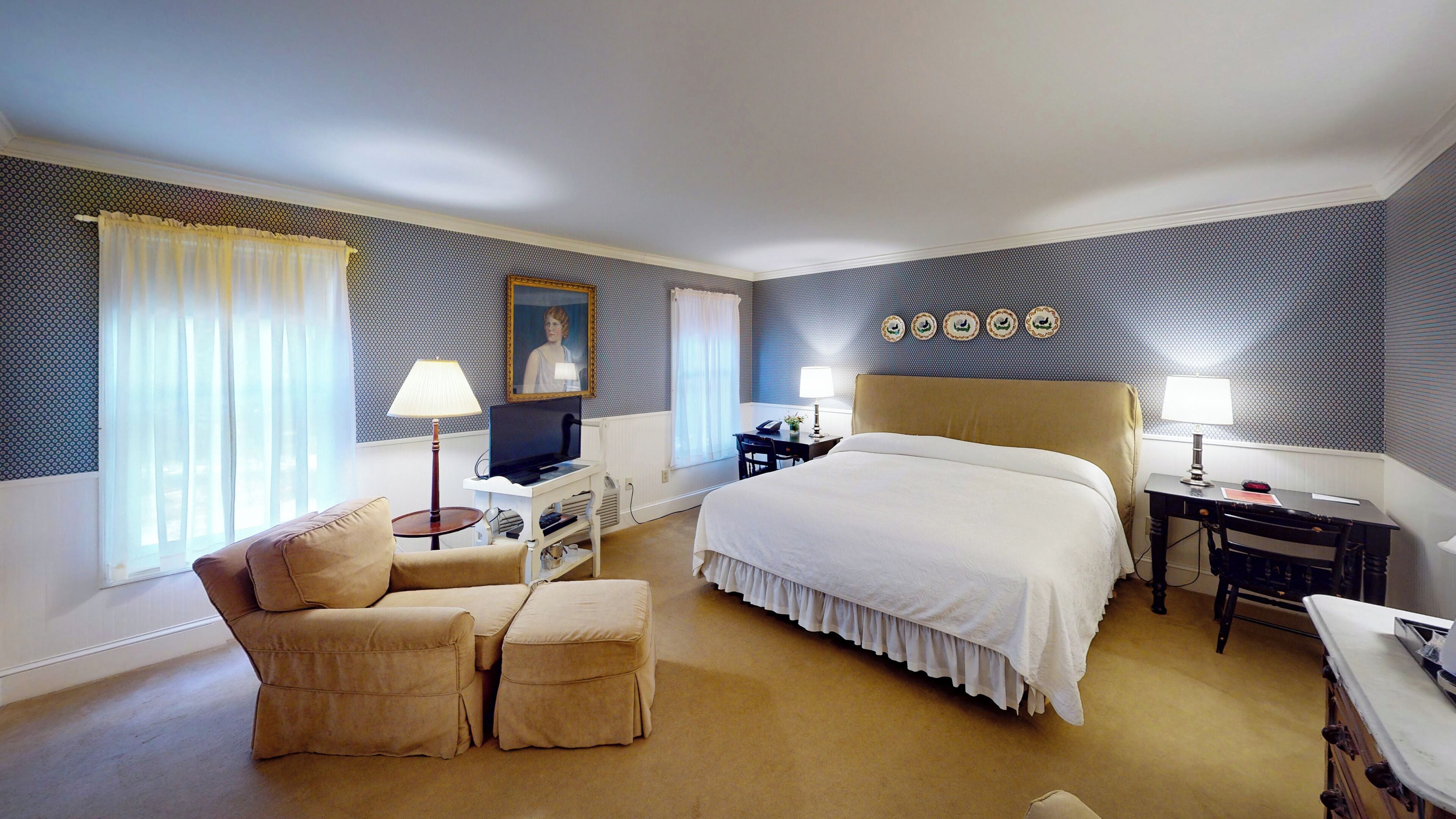 Habitación (King Village) | Sábanas italianas Frette, ropa de cama hipoalergénica y escritorio 