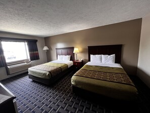Standard Room, 2 Queen Beds - Sky Lodge Inn & Suites (Delavan)