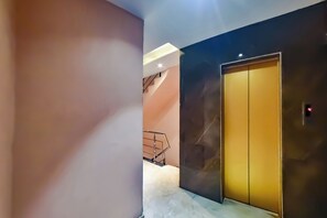 Téléviseur ACL, foyer, imprimante