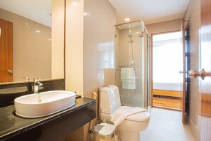 Suite, 2 Bedrooms | Bathroom | Free toiletries, hair dryer, slippers, towels