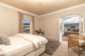Luxury Penthouse, 2 Bedrooms, Fireplace