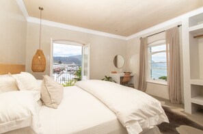 Luxury Double Room, 1 Bedroom, Fireplace, Sea Facing | In-room safe, individually decorated, individually furnished, free WiFi - Auberge Burgundy Guest House (Hermanus)