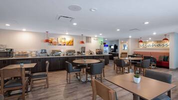 Desayuno buffet incluido todos los días