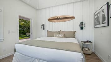 Habitación superior, 1 cama de matrimonio grande | Decoración individual, tabla de planchar con plancha, wifi gratis