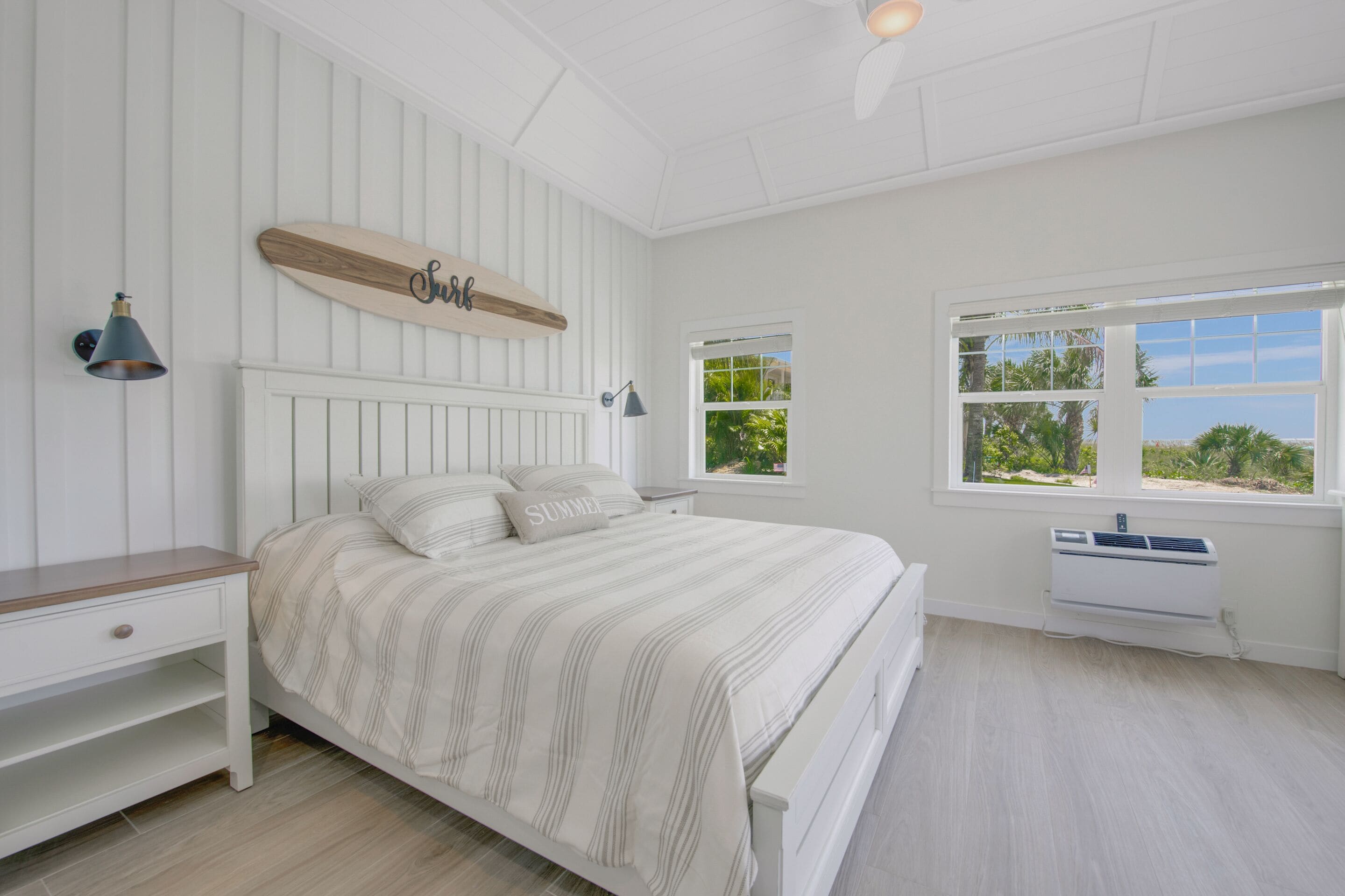 Beachfront Oceanview Deluxe King Studio | Individually decorated, iron/ironing board, free WiFi, bed sheets