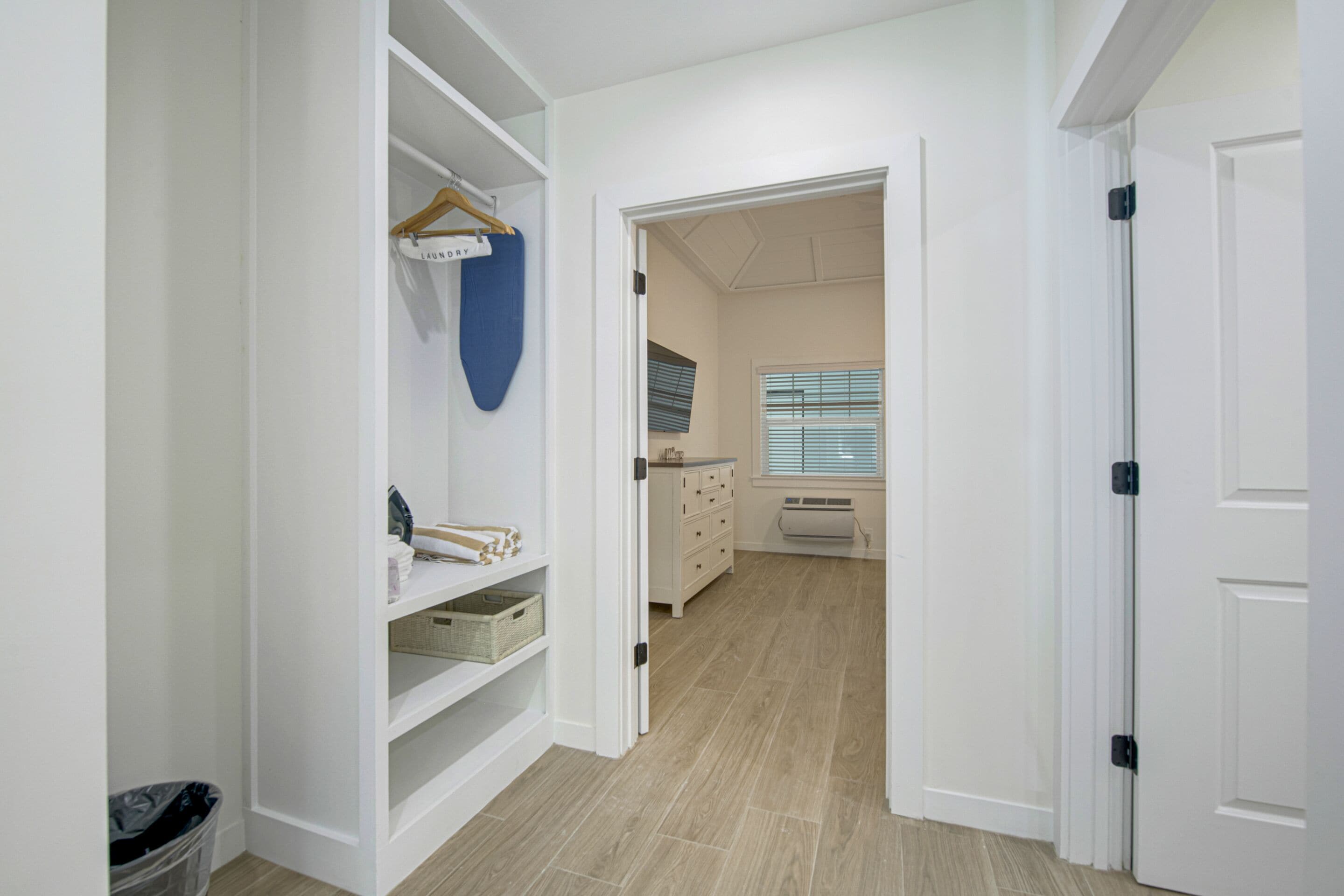 beachfront 1 bedroom king suite | individually decorated, iron/ironing board, free wifi, bed sheets