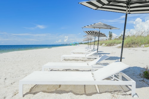 Casey Key Resorts - Beachfront