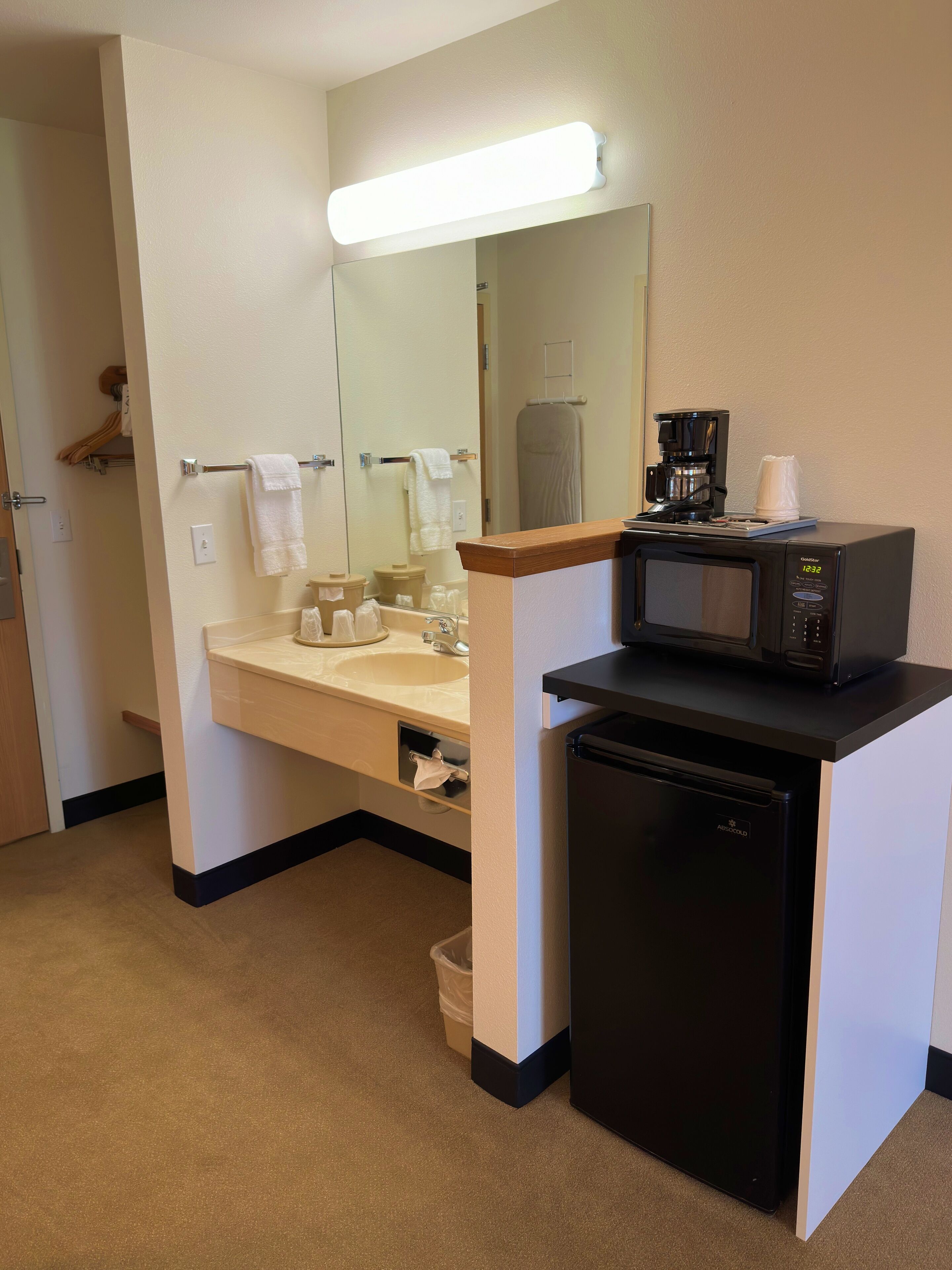 Photo - Peppermill Empress Inn