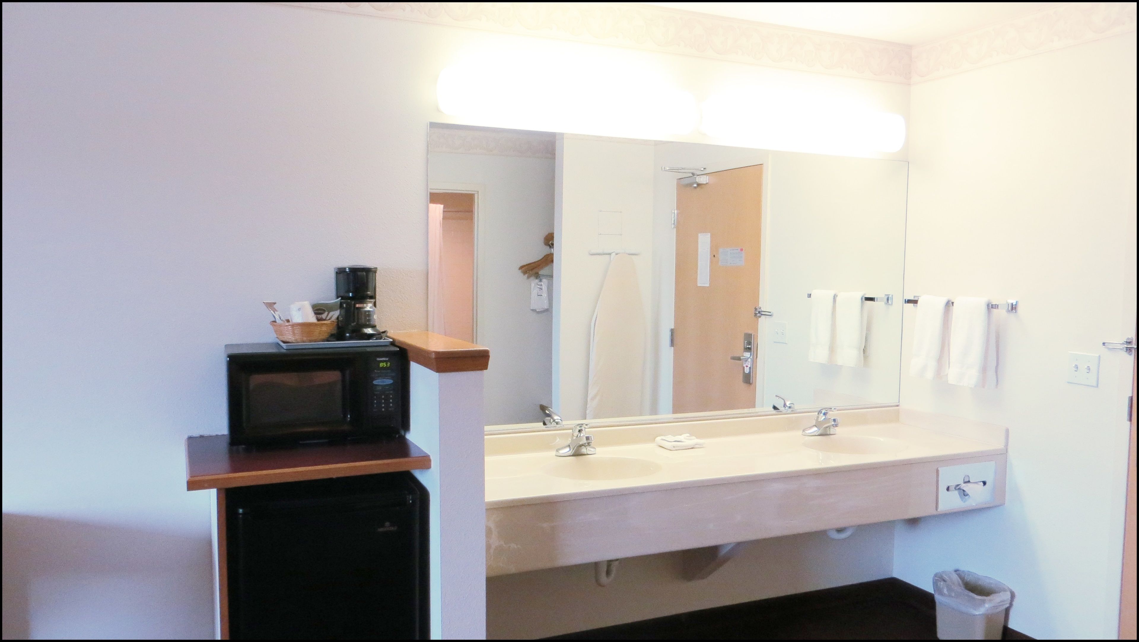 Photo - Peppermill Empress Inn