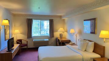 スタンダード シングルルーム クイーンベッド 1 台 禁煙 | 遮光カーテン、アイロン / アイロン台、WiFi (無料)、ベッドシーツ