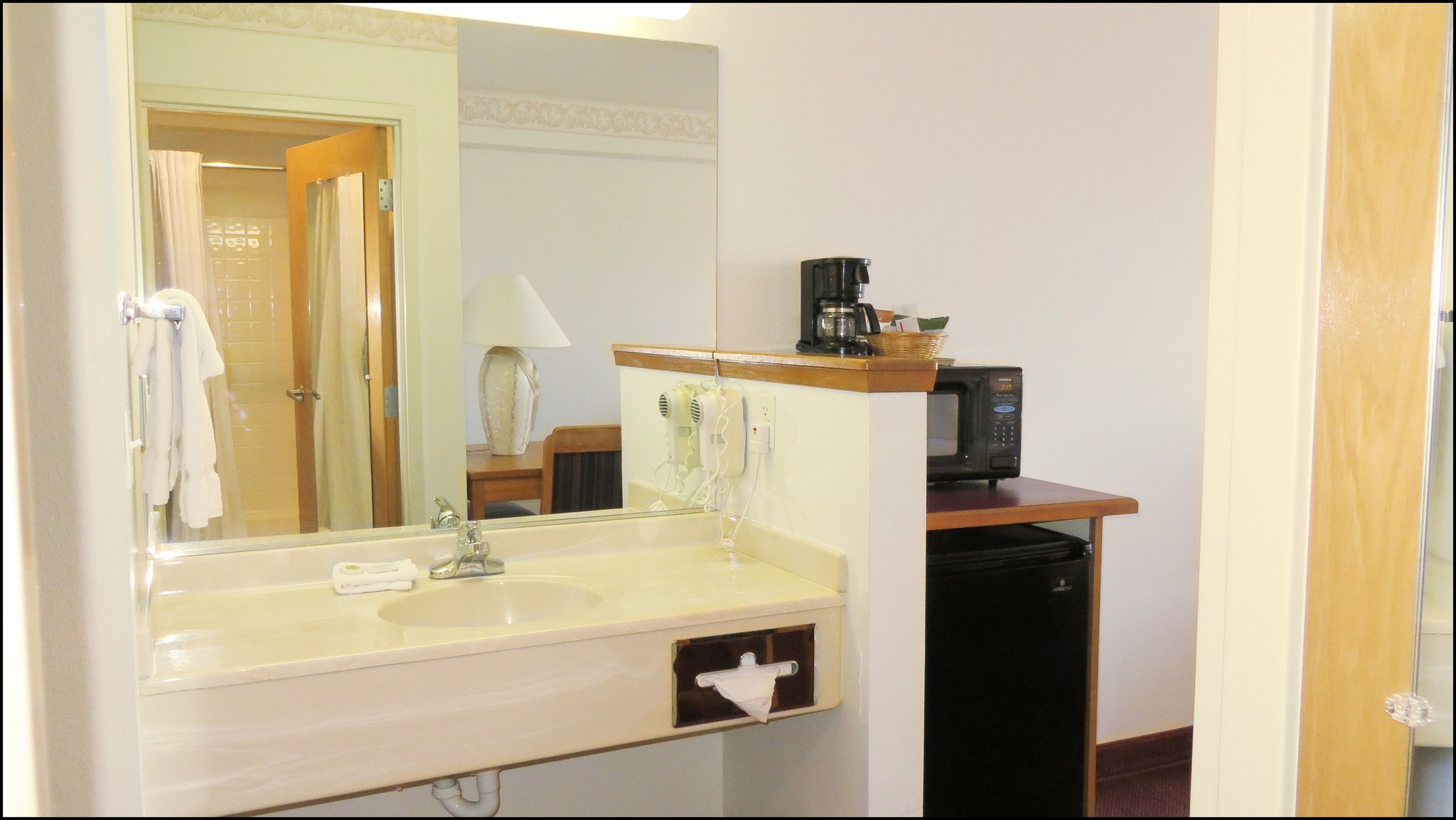 Photo - Peppermill Empress Inn