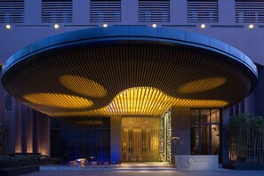 Property entrance - The East Hotel Hangzhou (Hangzhou)