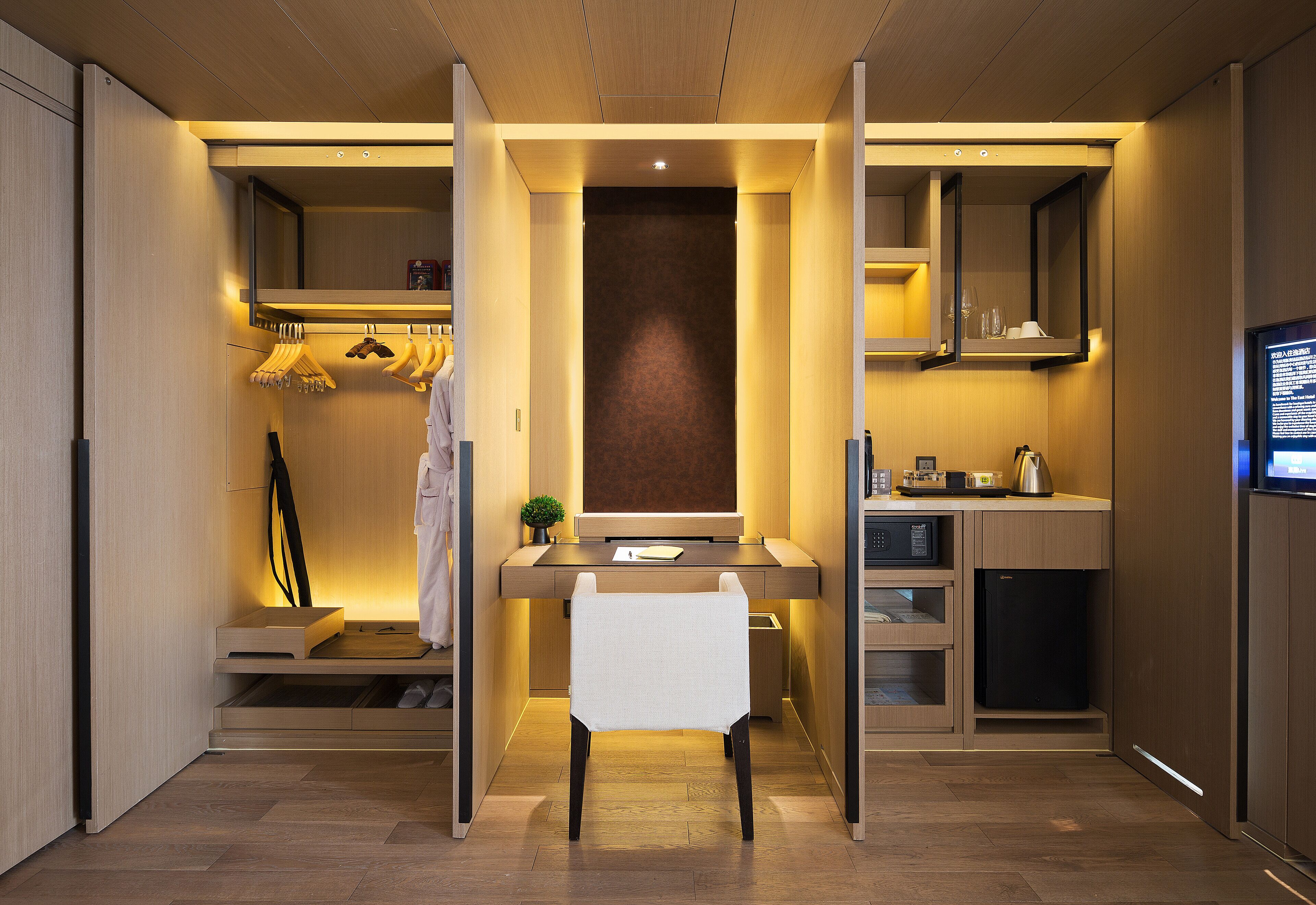 luxury suite | living area | 40-inch lcd tv with satellite channels, tv, ipod dock