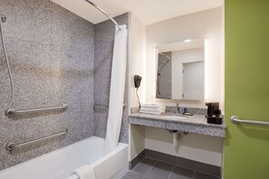 Premium bedding, down duvets, in-room safe, desk - Sleep Inn & Suites North Mobile Saraland (Saraland)
