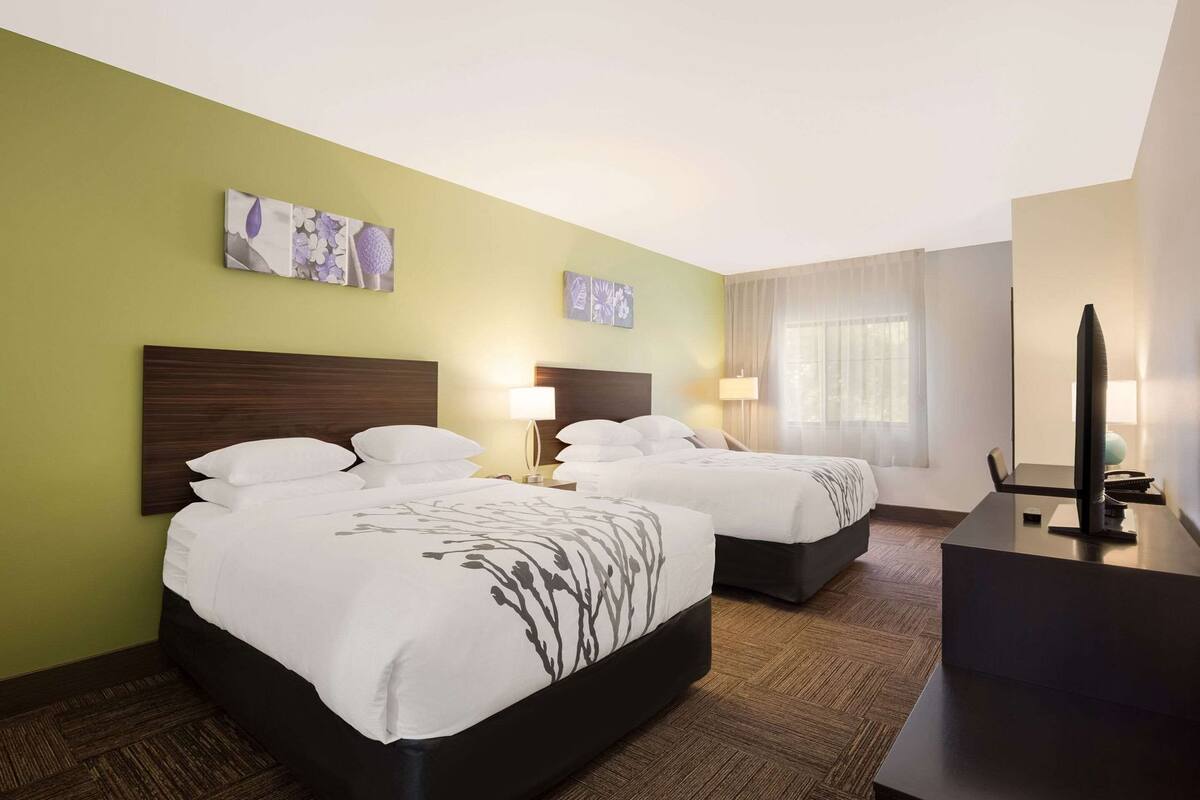 Literie de qualité, couette en duvet, coffre-fort, bureau