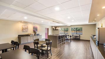 Café da manhã continental grátis todos os dias