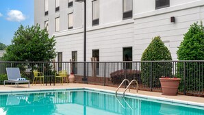 Outdoor pool - Hampton Inn & Suites Prattville (Prattville)