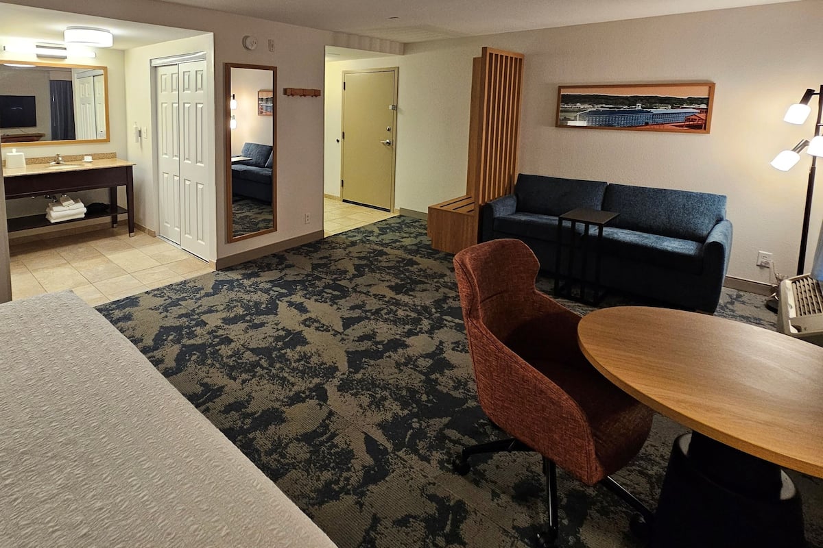 In-room safe, iron/ironing board, free cribs/infant beds, free WiFi