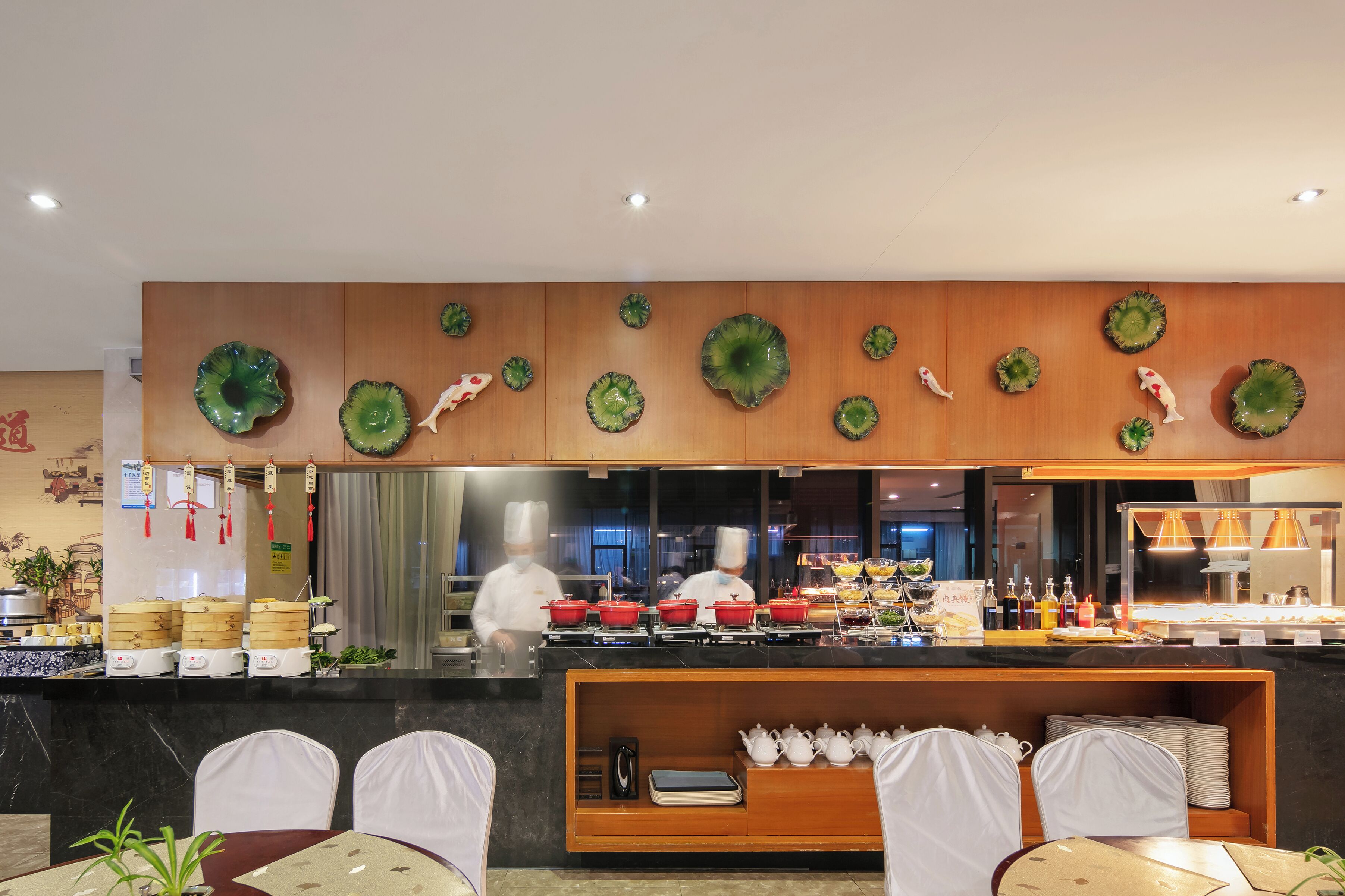 daily buffet breakfast (cny 68 per person)