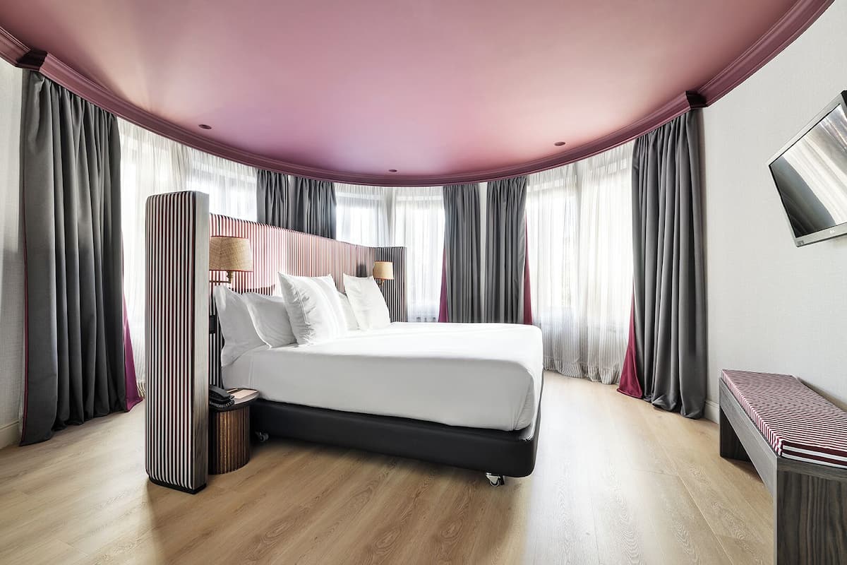 Habitación Premium | Ropa de cama de alta calidad y minibar