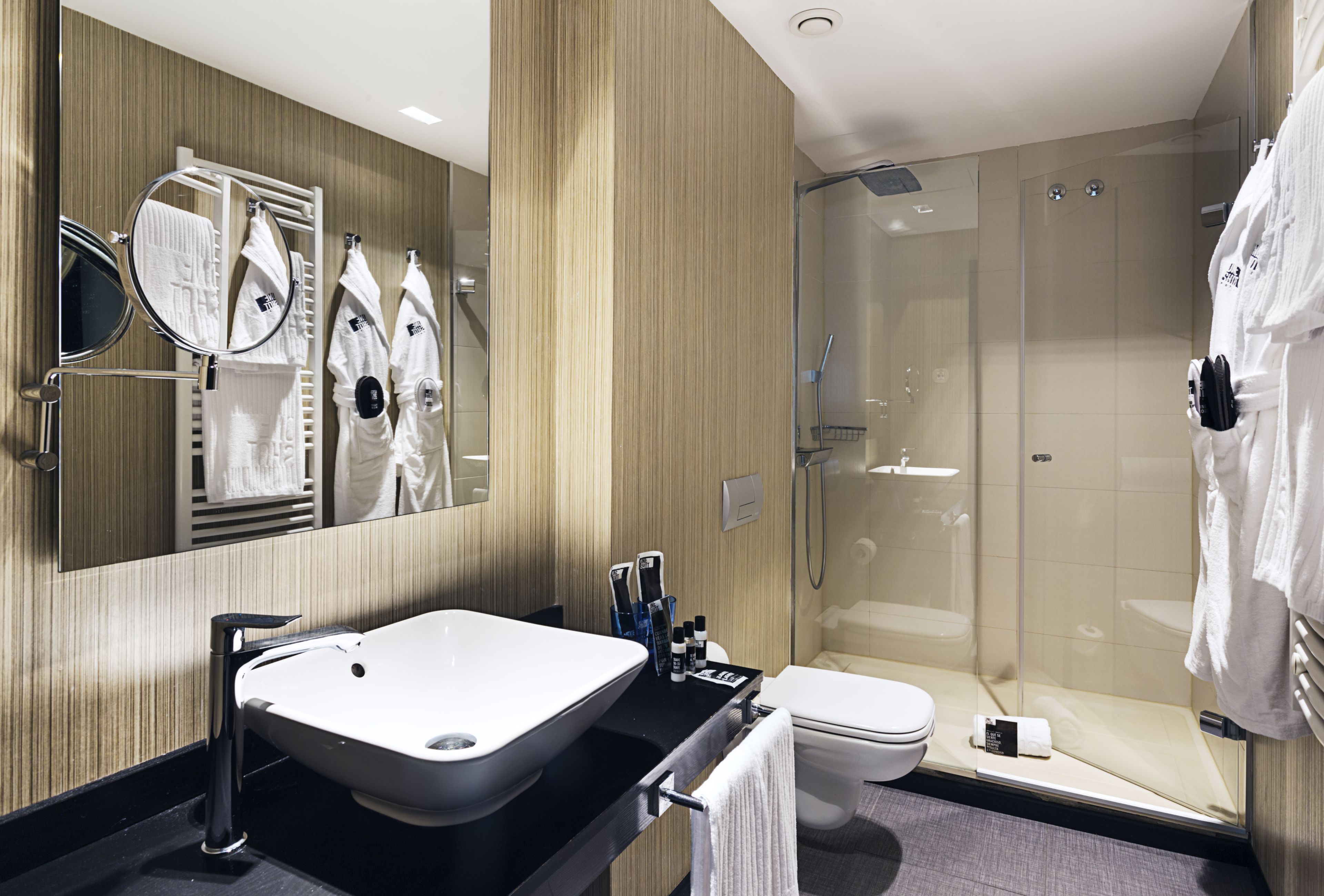 shower, rainfall showerhead, free toiletries, hair dryer