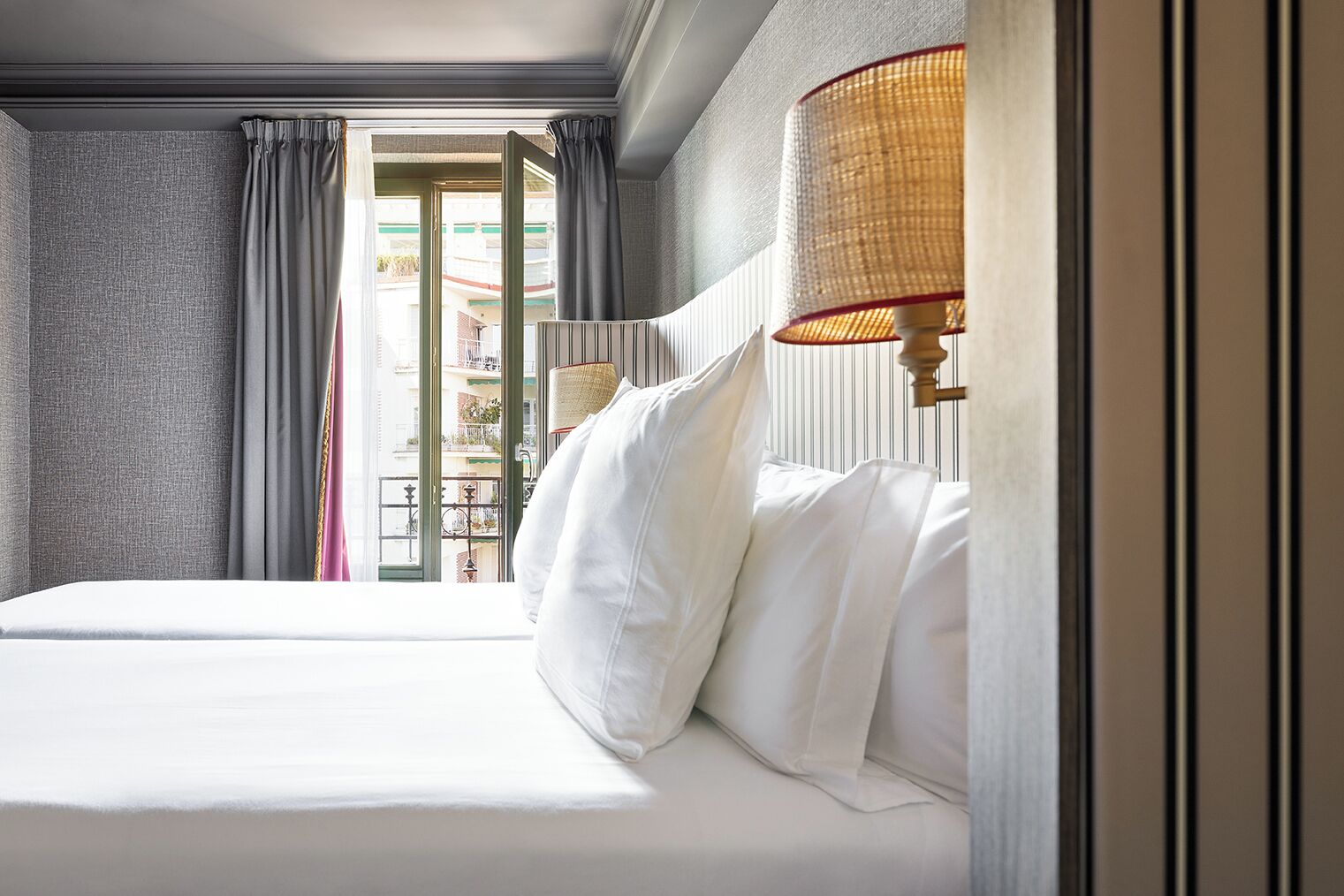 Dobbelt- eller tomannsrom, balkong | Sengetøy av topp kvalitet, minibar, safe på rommet og skrivebord