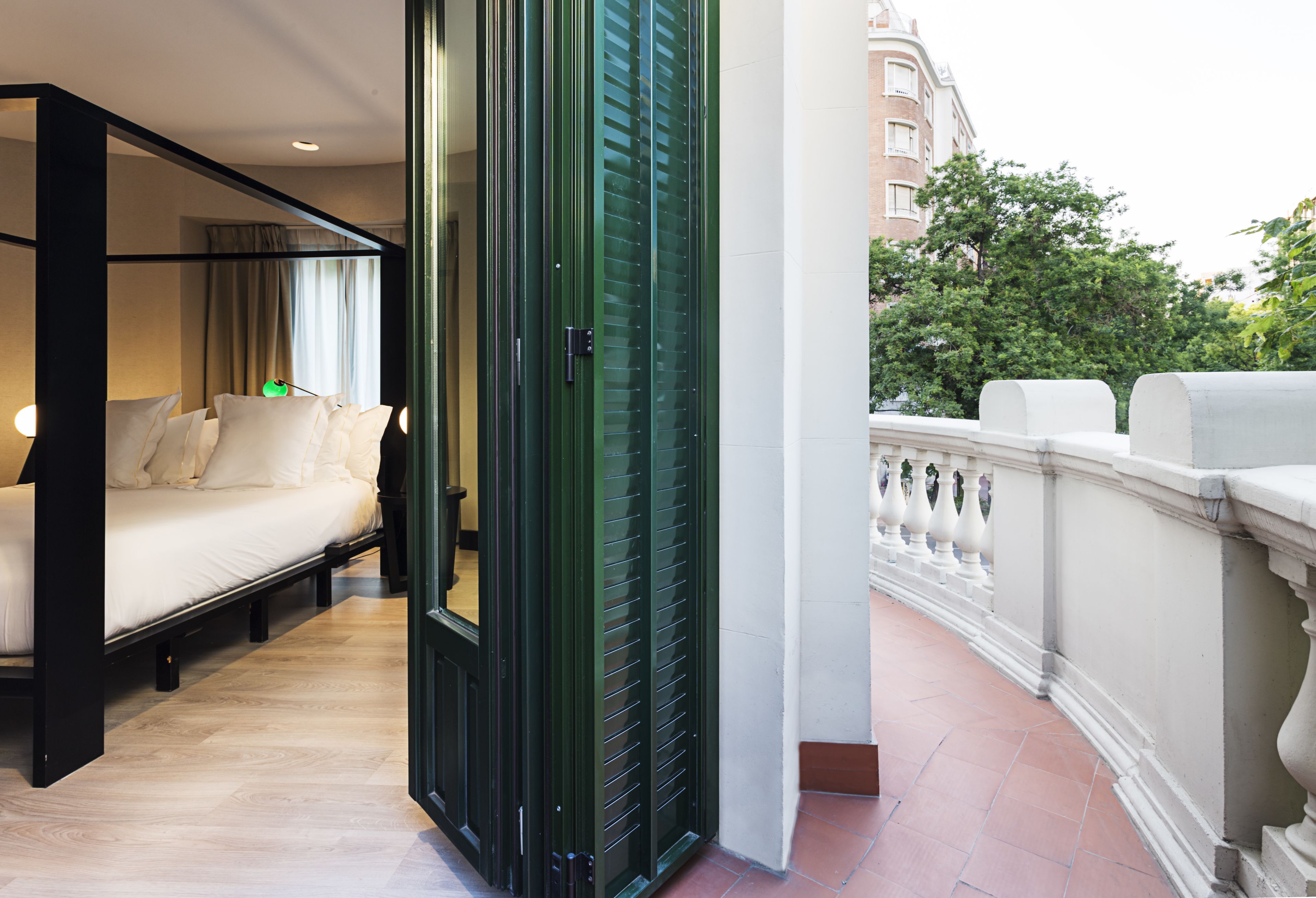 premium room | premium bedding, minibar, in-room safe, desk