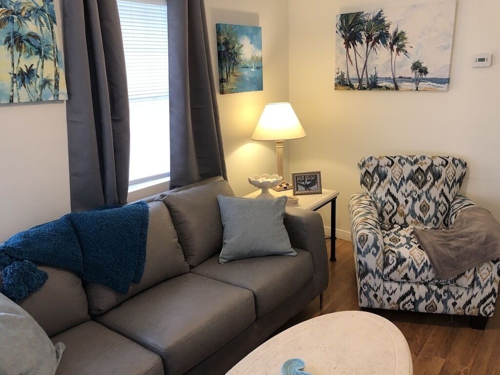 Comfort Cottage, Private Bathroom, Canal View (Fish-on Hideaway) | Lounge