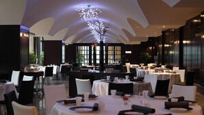 5 間餐廳;供應午餐和晚餐