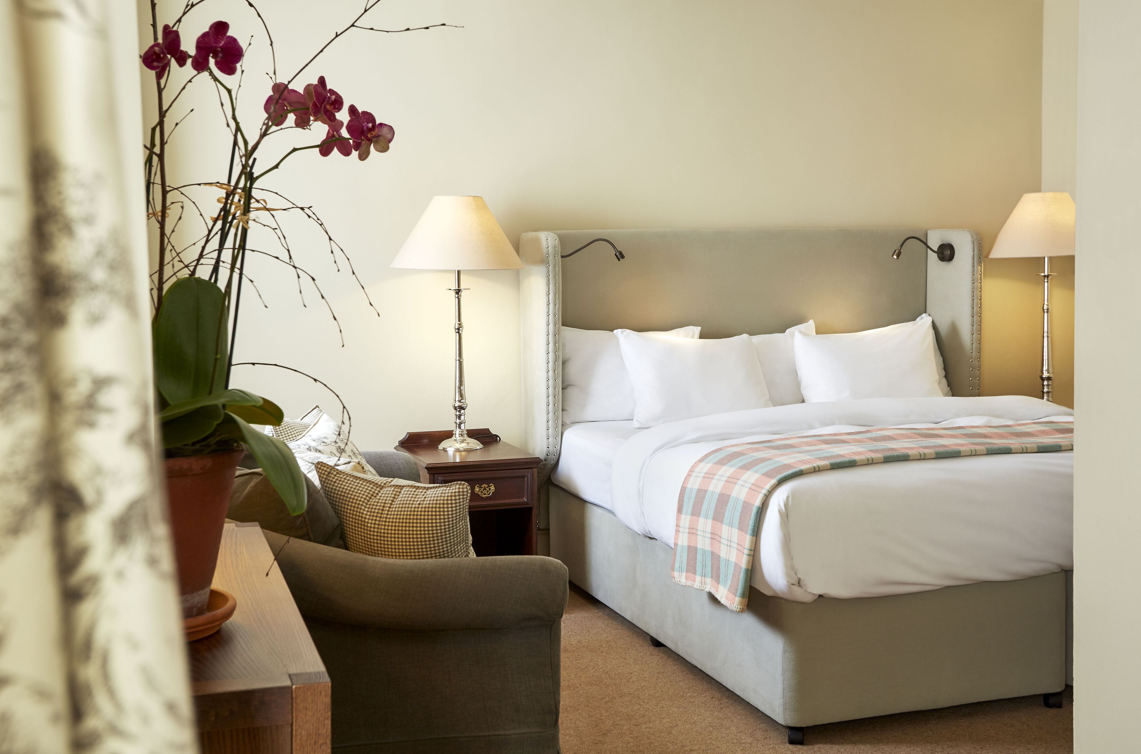 Deluxe Room | Desk, rollaway beds, free WiFi, bed sheets