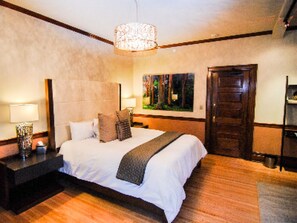 Mansion King Parlor Suite - Private Detached Bathroom | Premium bedding, pillowtop beds, individually furnished, free WiFi - Blackwell Hotel (Coeur d'Alene)