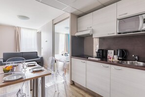 Apartment, 1 Bedroom | Private kitchen | Fridge, microwave, stovetop, coffee/tea maker - Appart'City Confort Vannes (Vannes)