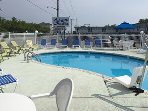 Piscine extérieure (ouverte en saison)
