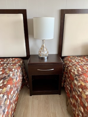 Habitación estándar, 2 camas matrimoniales | Wifi gratis y ropa de cama 