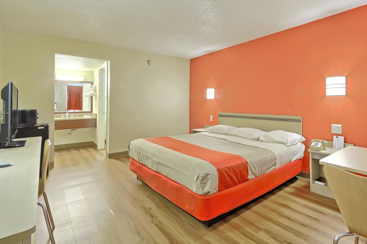 Free WiFi, bed sheets, wheelchair access