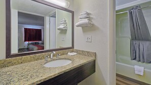 Chuveiro/banheira combinados, toalhas de banho