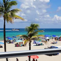 Deluxe Oceanfront King Suite (First Floor) | Beach/ocean view