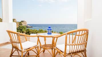 Double Twin, Sea View | Blick vom Balkon
