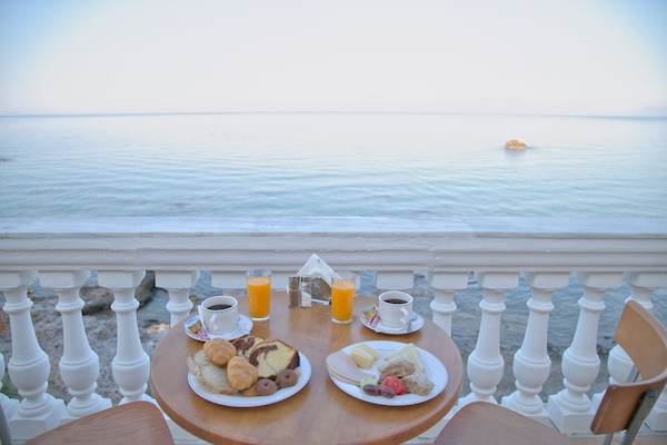 Desayuno continental todos los días (con cargo)