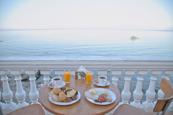Daily continental breakfast for a fee