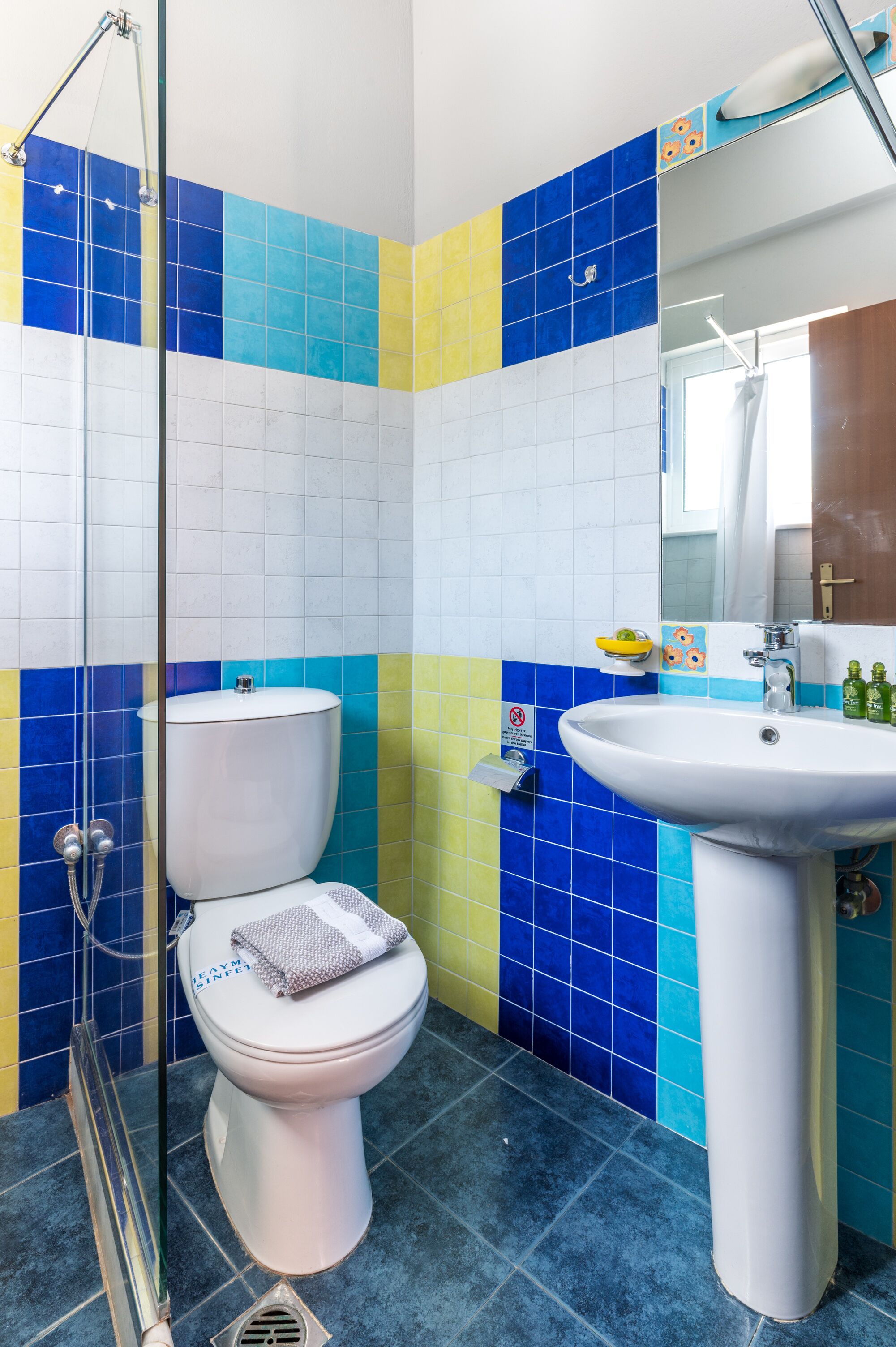 superior studio, sea view, sea facing (triple) | bathroom | shower, hair dryer, towels, soap